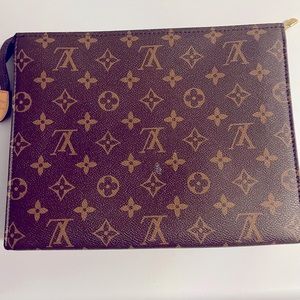 Louis Vuitton toiletry pouch Accessories *with little paint splattet